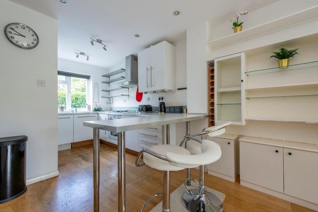 Lovely 2-Bed 15 Minutes To Central London Luaran gambar