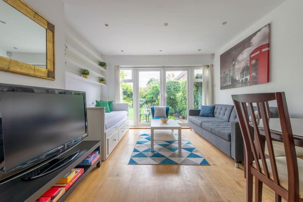 Lovely 2-Bed 15 Minutes To Central London Luaran gambar